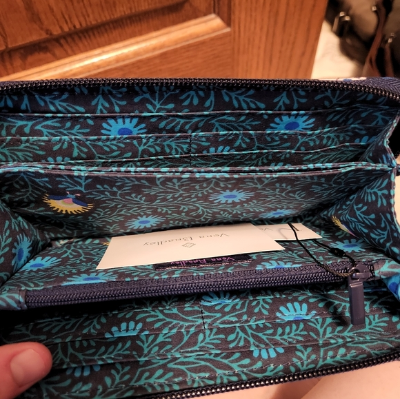 New Vera bradley wallet - Picture 3 of 3
